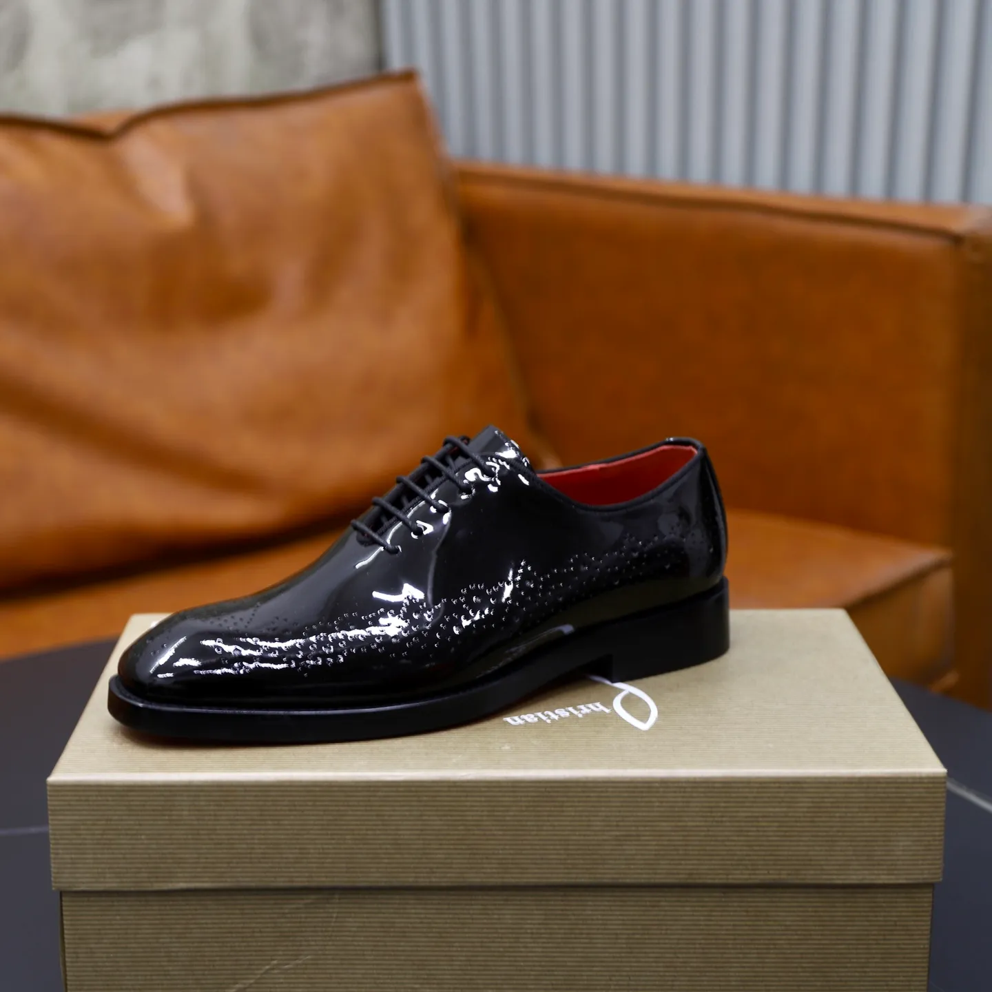 Ex-factory price: 620💰Christia*.Loubouti*🆑High-end men’s business formal leather shoes | Classic red sole shoes | Original imported first-layer cowhide | Water-dyed cowhide lining | Italian imported red rubber outsole | High-end luxury | Perfect interpretation of fashion, sunshine, style, suitable for various occasions Size: 39-44 (38.45 custom-made)